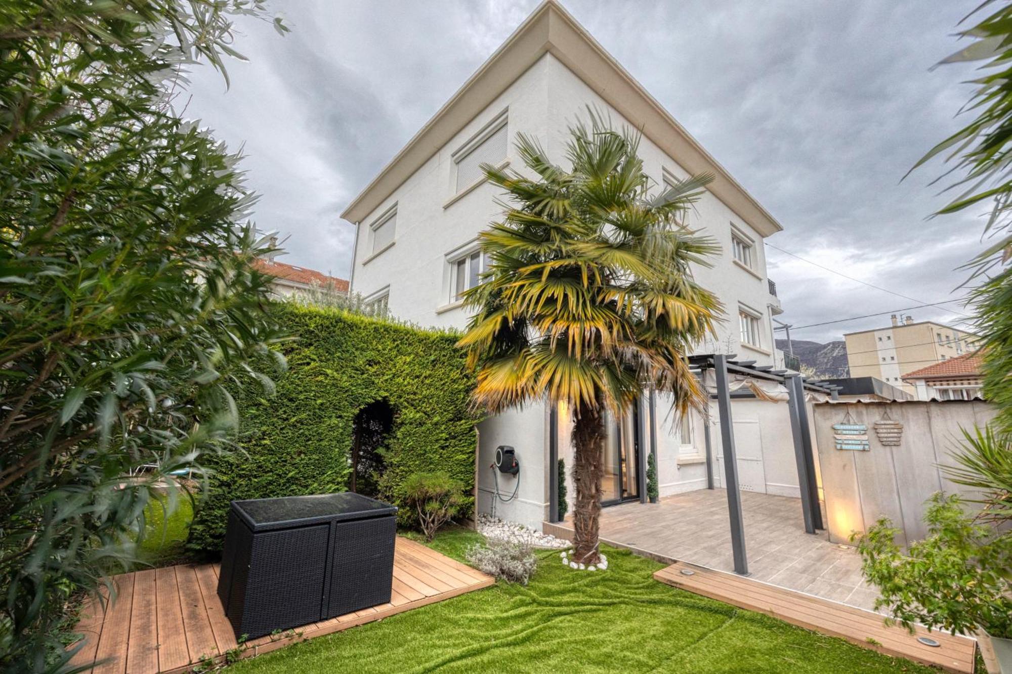 La Villa - Piscine / Karaoke / Jeux Fontaine  Dış mekan fotoğraf