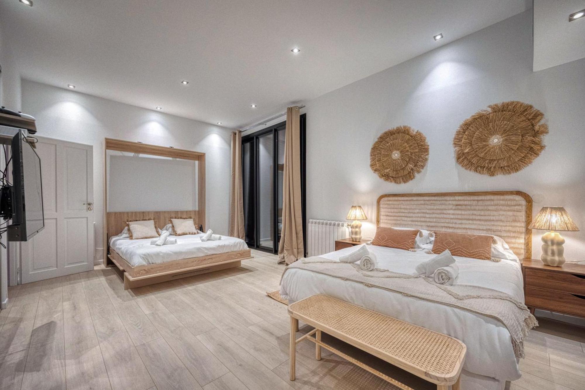 La Villa - Piscine / Karaoke / Jeux Fontaine  Dış mekan fotoğraf