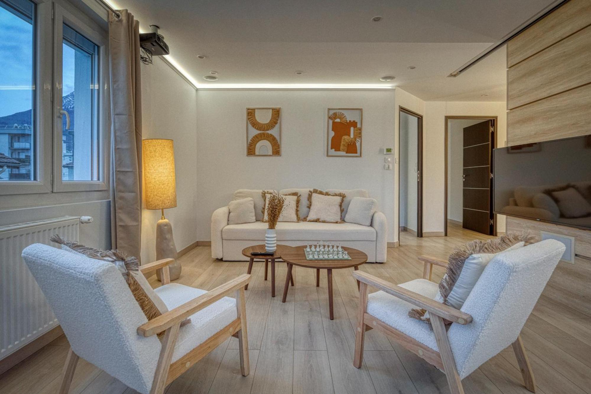 La Villa - Piscine / Karaoke / Jeux Fontaine  Dış mekan fotoğraf