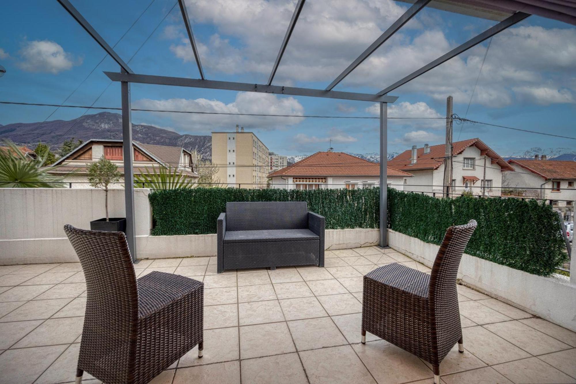 La Villa - Piscine / Karaoke / Jeux Fontaine  Dış mekan fotoğraf