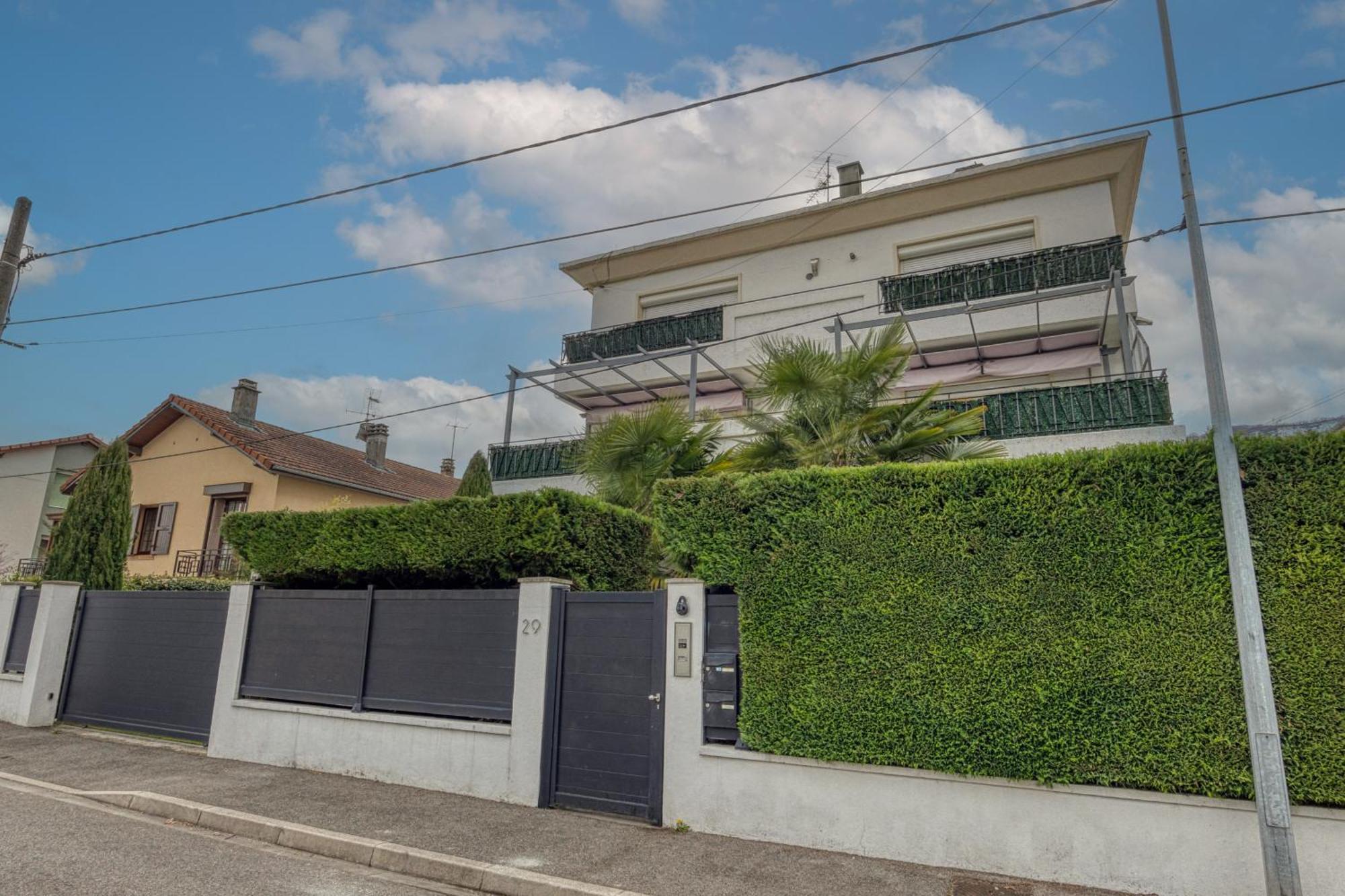 La Villa - Piscine / Karaoke / Jeux Fontaine  Dış mekan fotoğraf